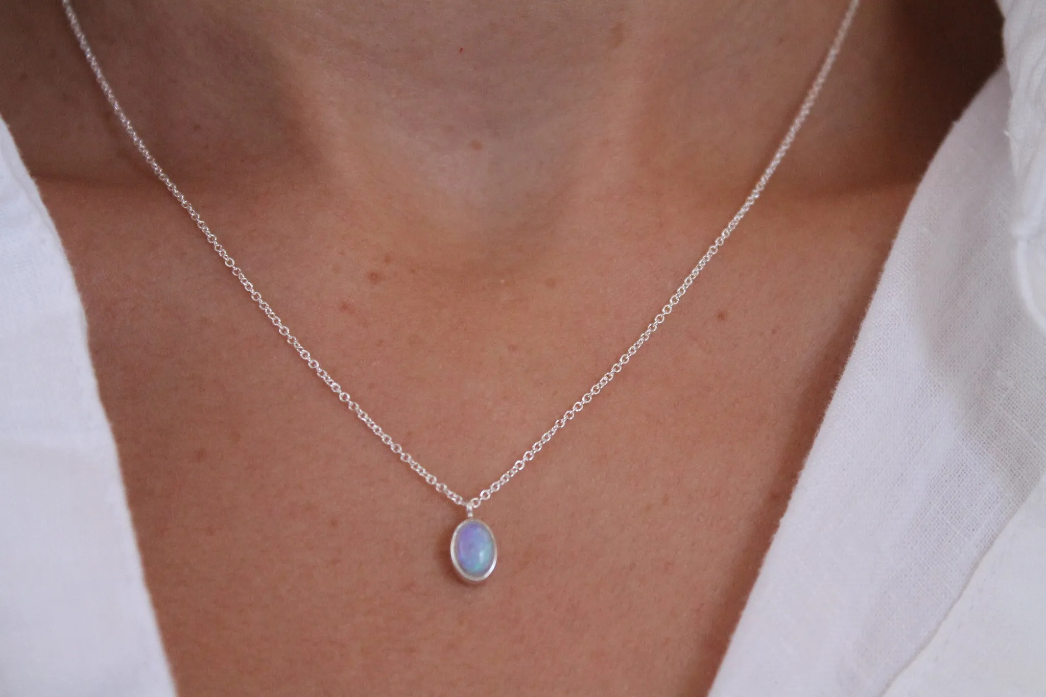OVAL NECKLACE